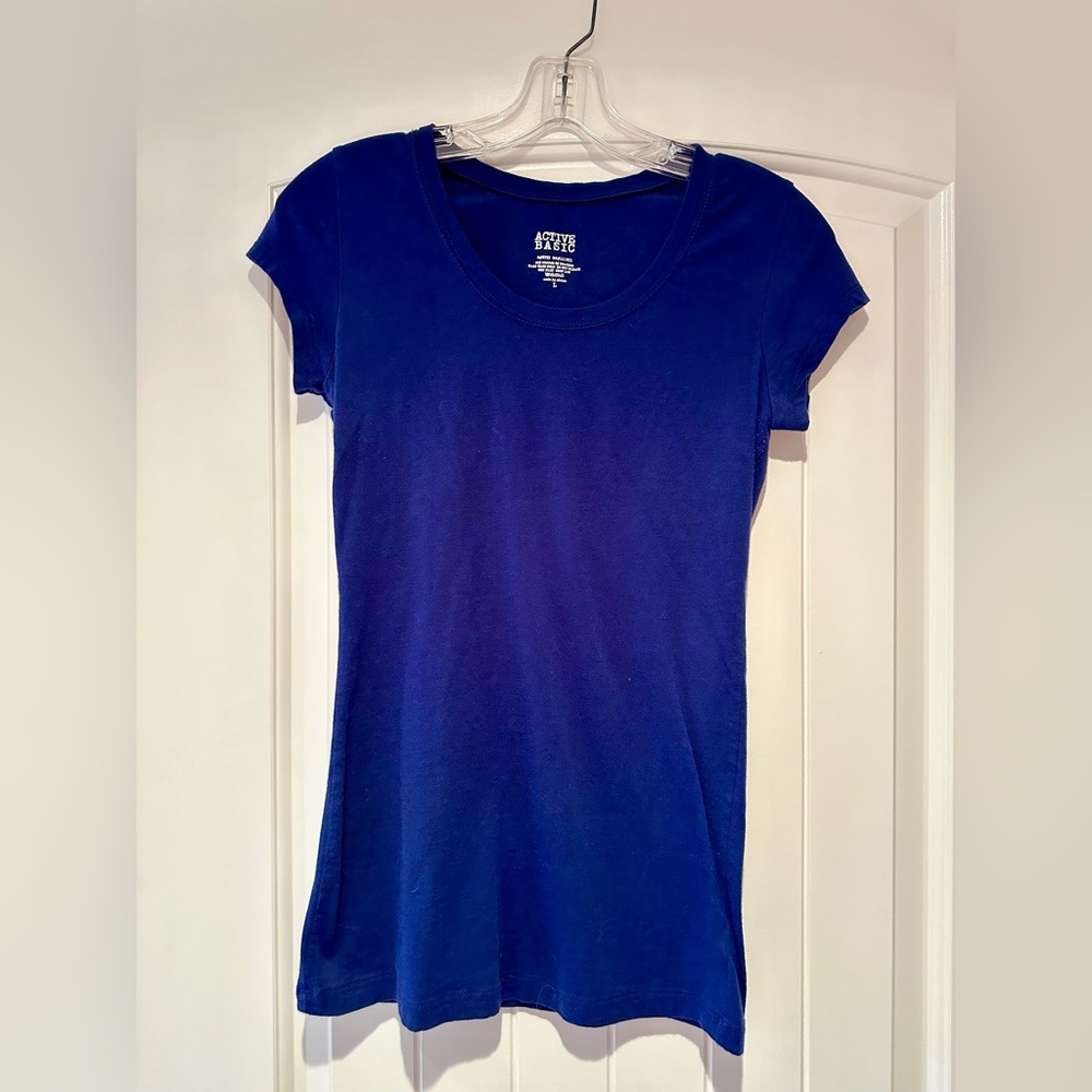 Active Basic women’s short sleeve top in royal blue